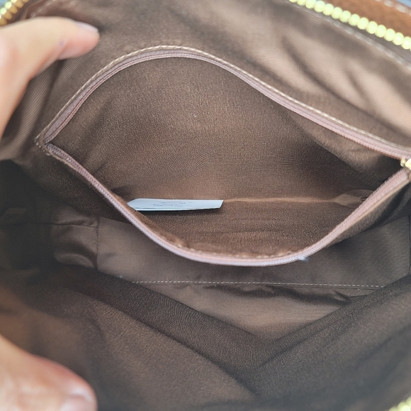 Coach leather cross body bag. - Picture 8 of 12